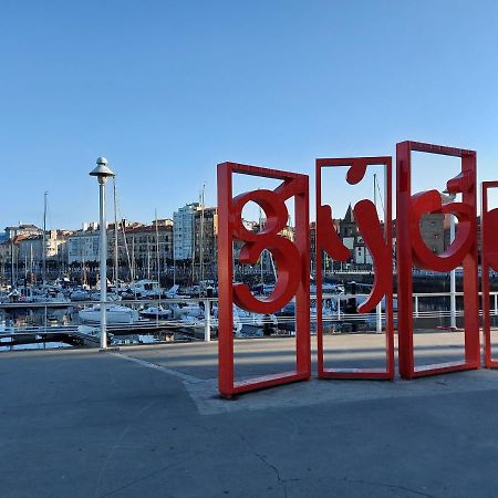 La Galeria De San Lorenzo Gijon Bagian luar foto