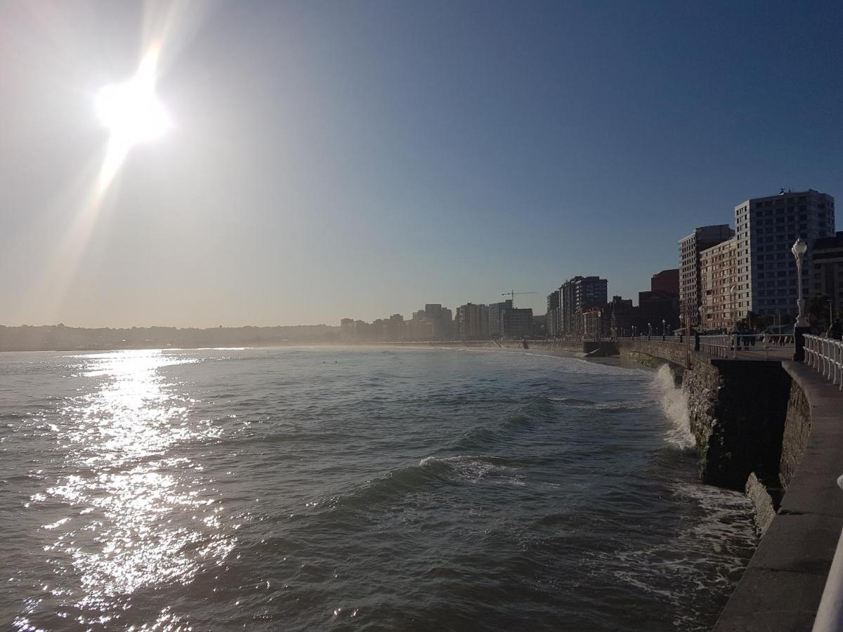 La Galeria De San Lorenzo Gijon Bagian luar foto