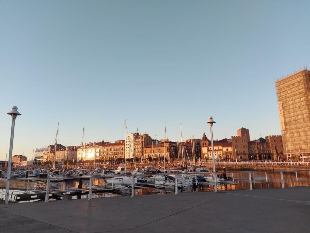 La Galeria De San Lorenzo Gijon Bagian luar foto